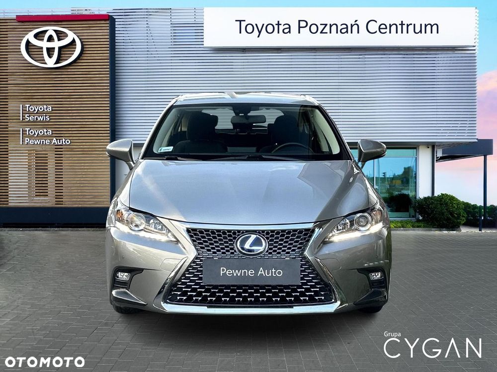 Lexus CT - 8