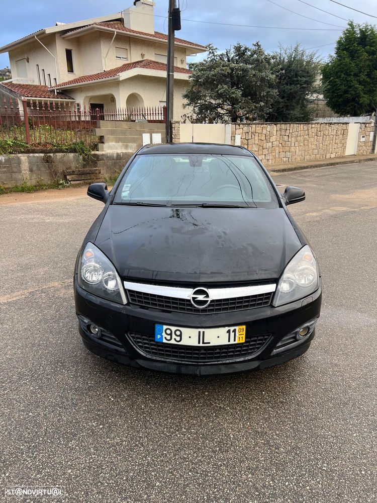 Opel Astra GTC - 1