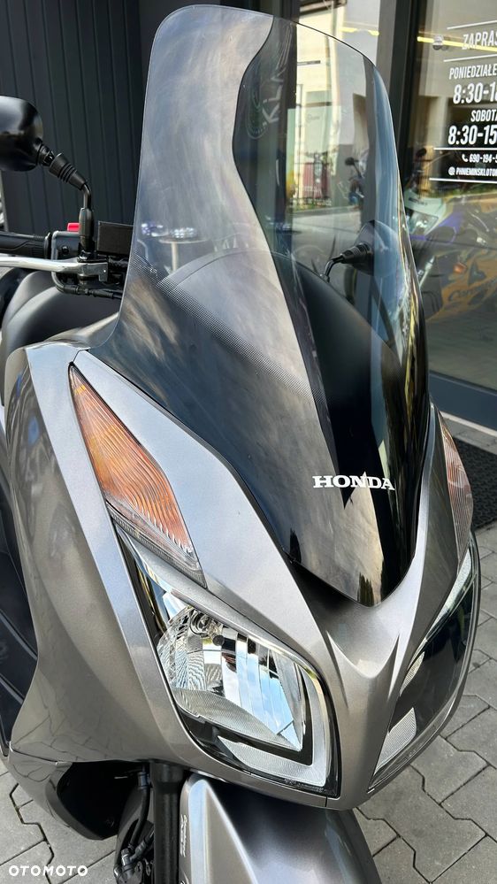Honda NSS - 17
