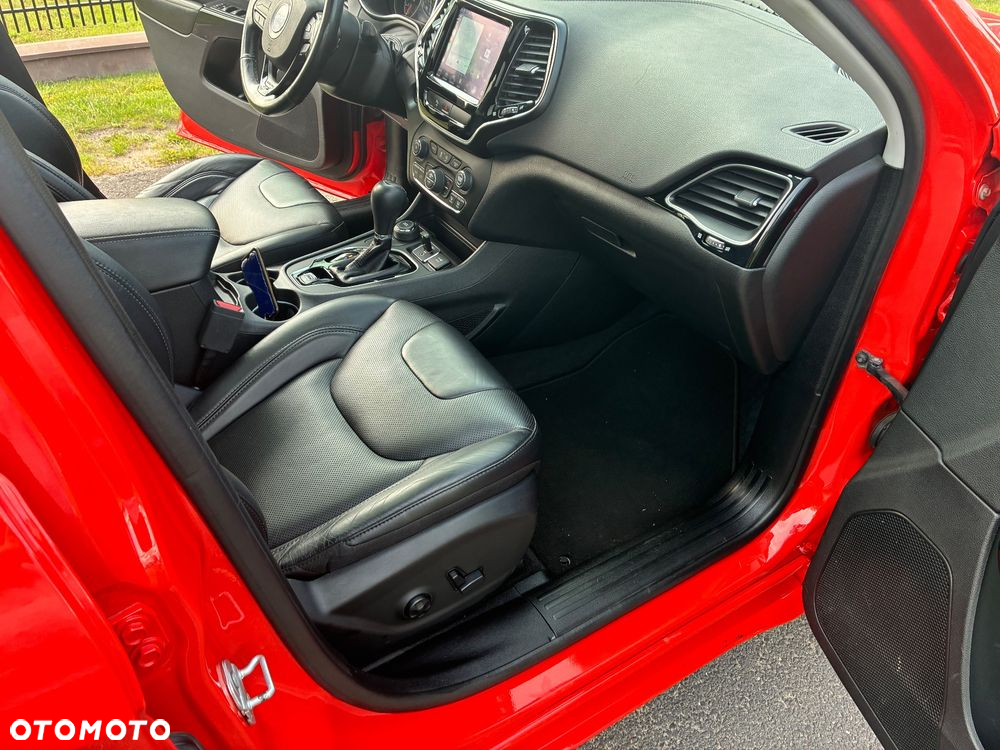 Jeep Cherokee - 10