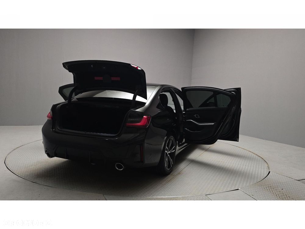 BMW Seria 3 320d xDrive mHEV M Sport - 10