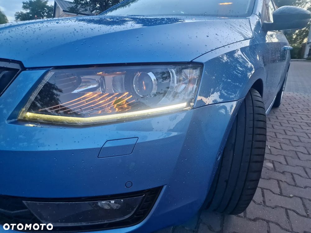 Skoda Octavia 2.0 TDI DSG Sportline - 40