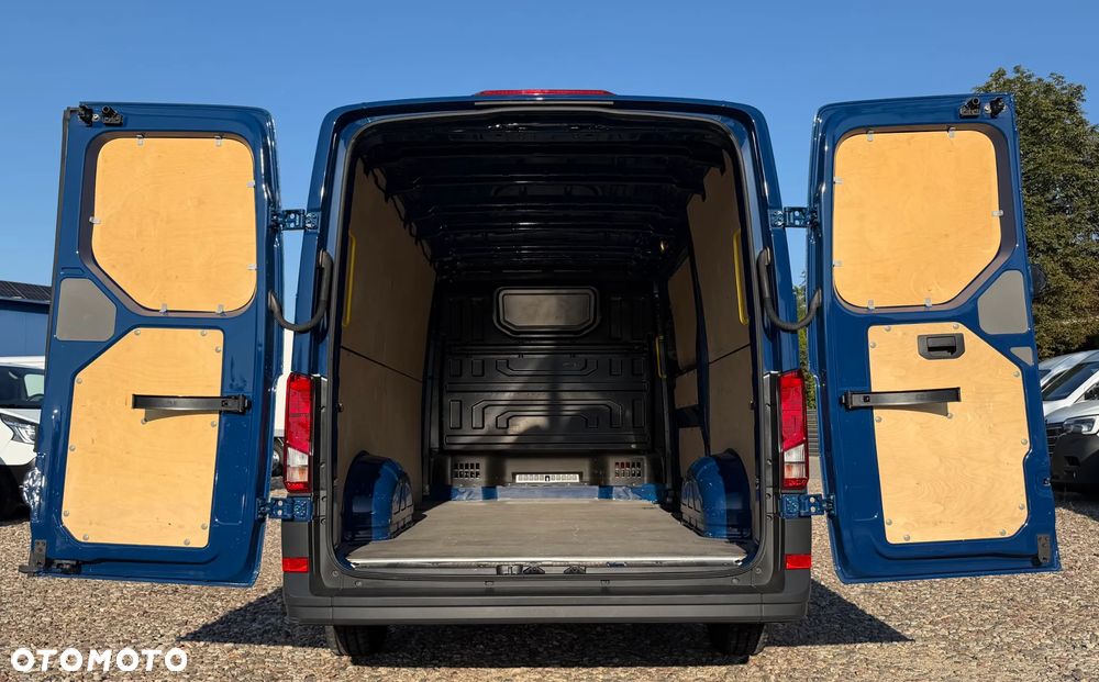 Volkswagen CRAFTER L2H1 2022r WZMOCNIONY VAN 3 osobowy MOCNY Silnik 2.0TDI 140KM Euro6 Duża ładowność 1309kg! DMC:3.5t, Homologacja VAT-1 Zabudowa paki, Bogate wyposażenie! NOWE OPONY 100% Bezwypadkowy! - 10