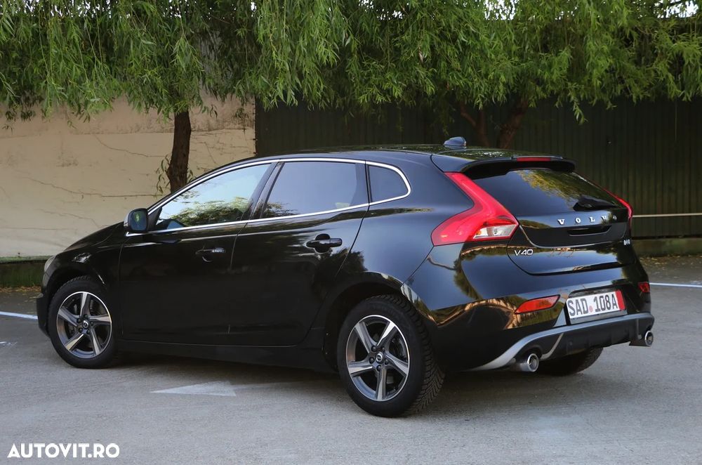 Volvo V40 D3 Aut. R-Design - 15