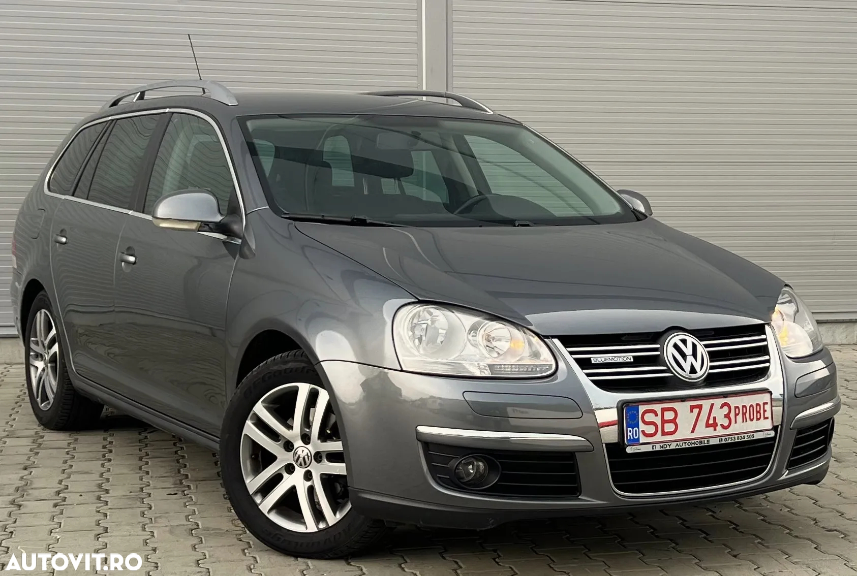Volkswagen Golf 1.9 TDI BlueMotion Comfortline - 2