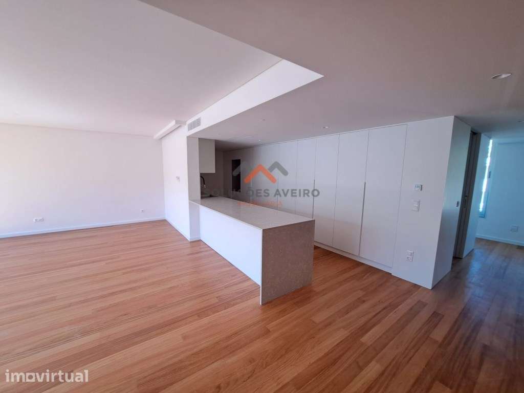 MORADIA T4 NOVA DE LUXO | CENTRO DE AVEIRO | PISCINA + ELEVADOR - Grande imagem: 3/25