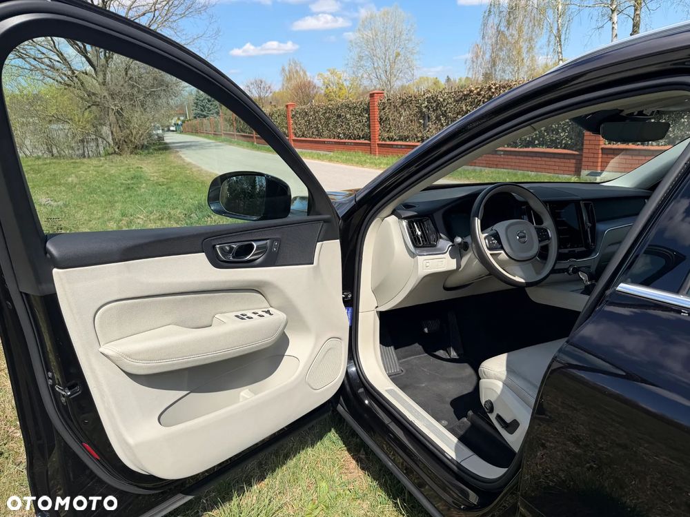 Volvo XC 60 D4 Momentum Pro - 6