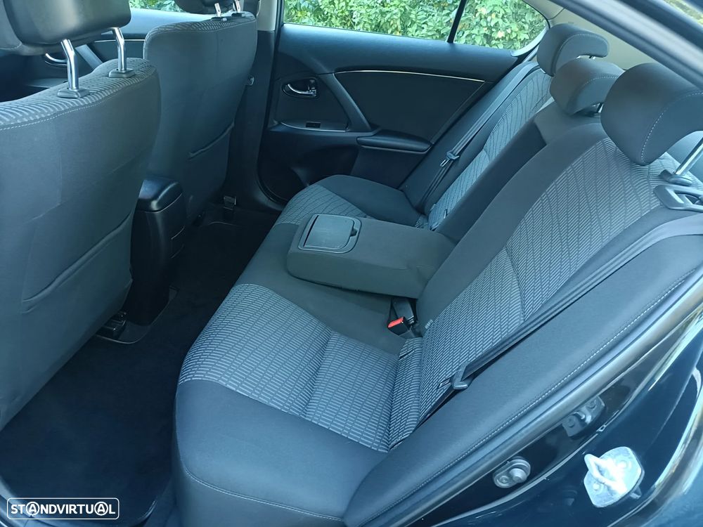 Toyota Avensis SD 2.0 D-4D Sol+GPS - 9