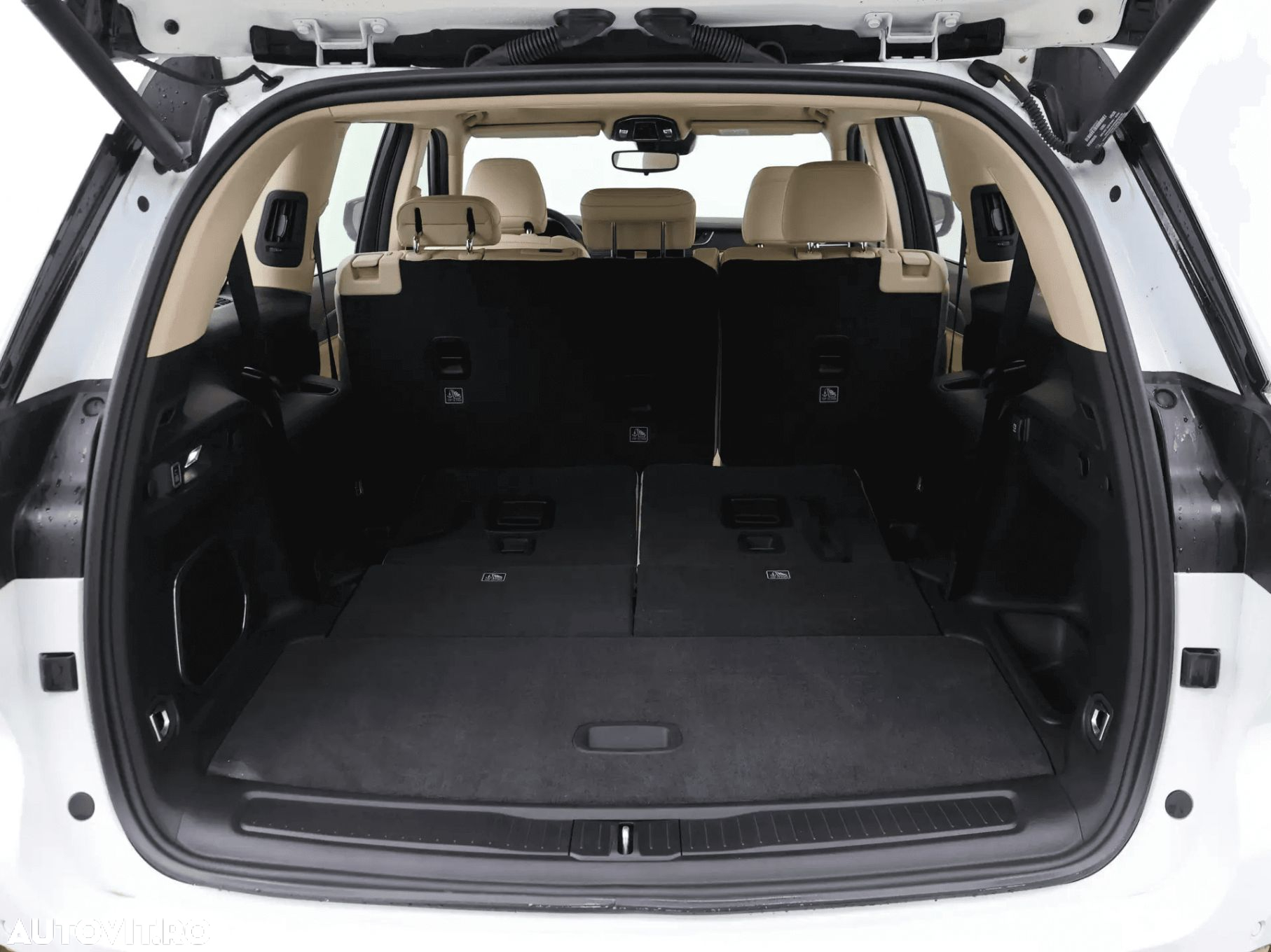Jeep Grand Cherokee - 12