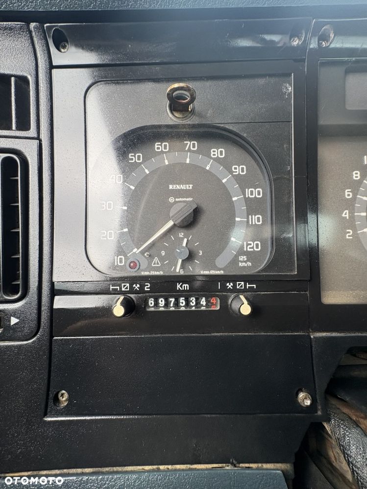 Renault Premium - 7
