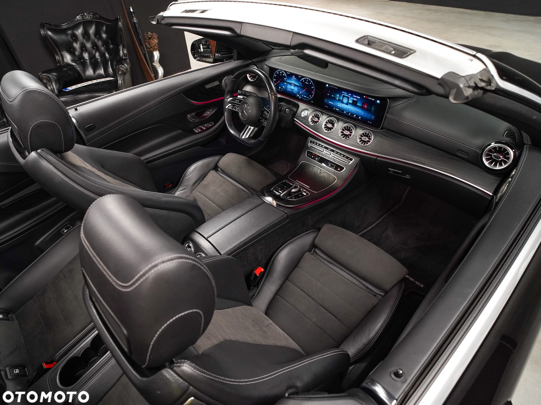 Mercedes-Benz Klasa E 200 Kabriolet 4-Matic 9G-TRONIC - 29