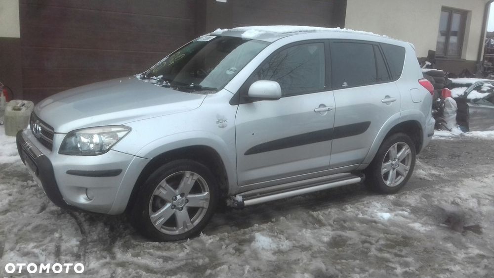 Toyota Rav4 III Wygłuszenie podbitka maski 2006-2009 rok - 13