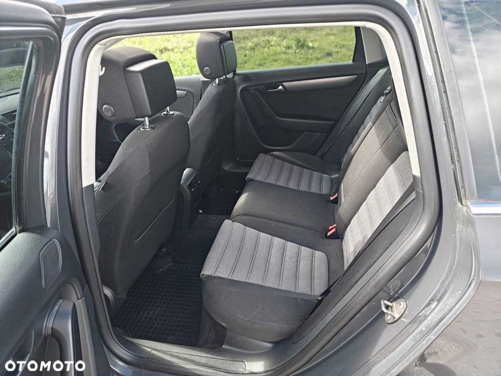 Volkswagen Passat - 6