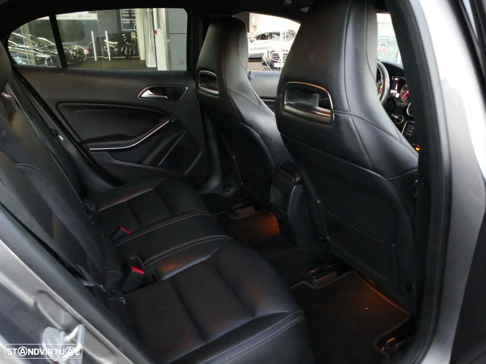 Mercedes-Benz GLA 220 d Urban - 32