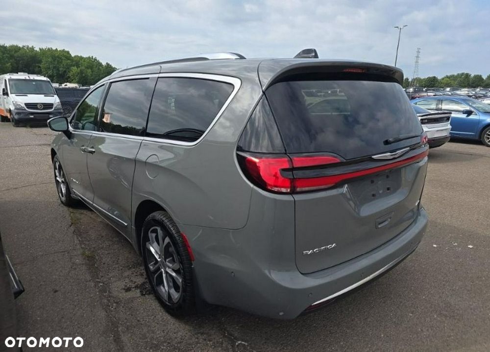 Chrysler Pacifica - 6
