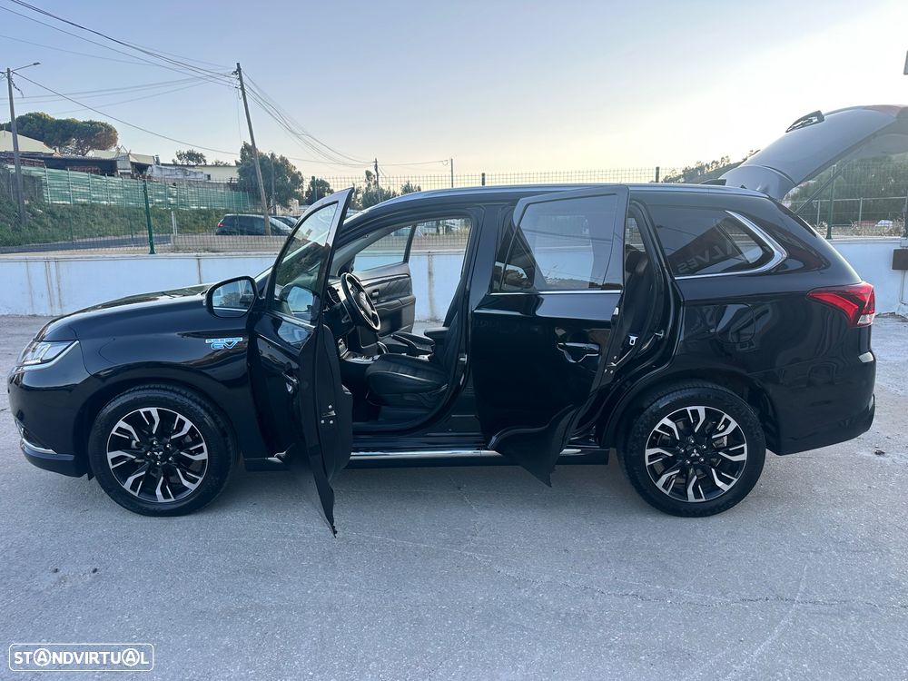 Mitsubishi Outlander 2.0 Intense Navi - 32