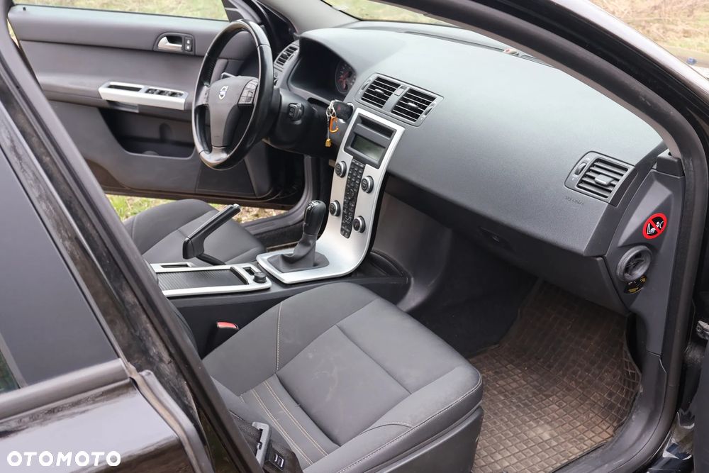 Volvo V50 D2 Momentum - 8