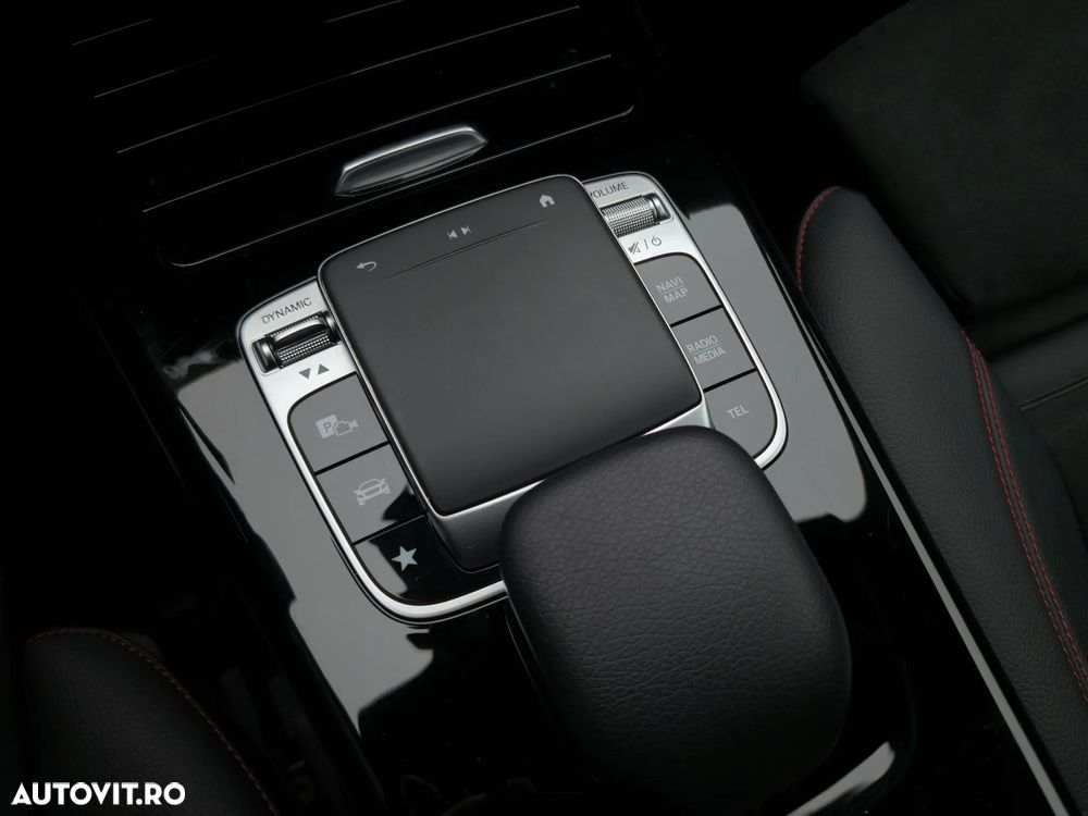 Mercedes-Benz A 200 7G-DCT AMG Line - 22