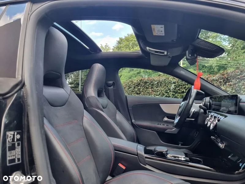 Mercedes-Benz CLA 220 4-Matic AMG Line 7G-DCT - 15