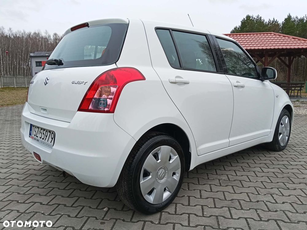 Suzuki Swift 1.3 Black and White - 12
