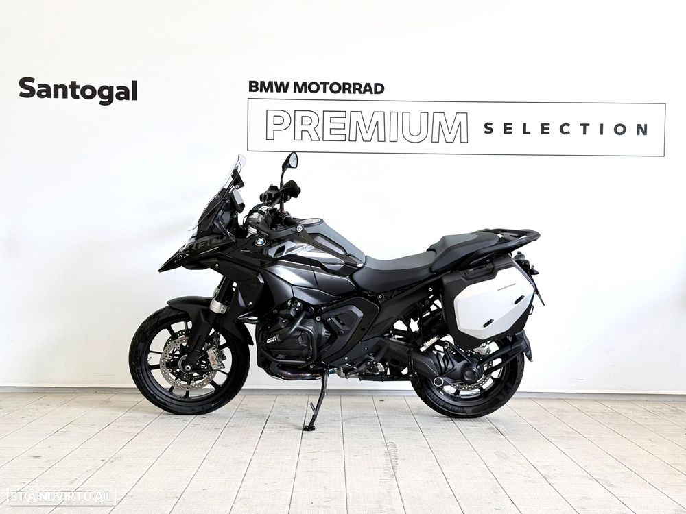 BMW R 1300 GS TRIPLE BLACK - 1