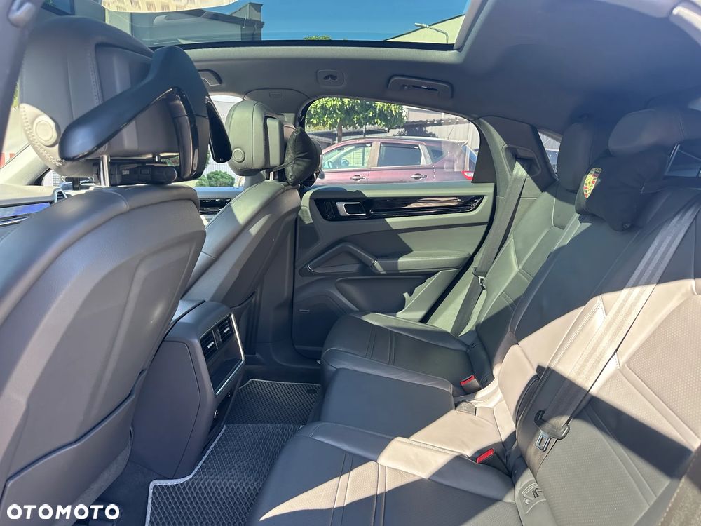 Porsche Cayenne - 18
