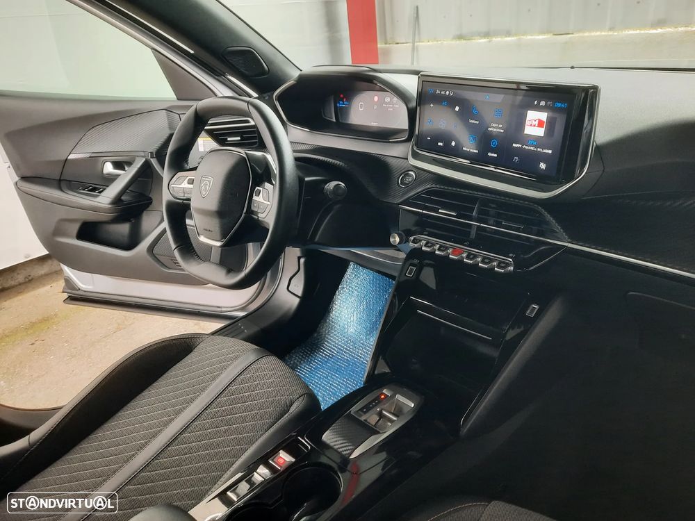 Peugeot e-2008 54 kWh Allure - 17
