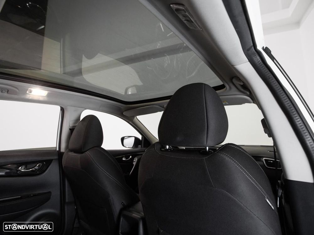 Nissan Qashqai 1.5 dCi N-Connecta - 11