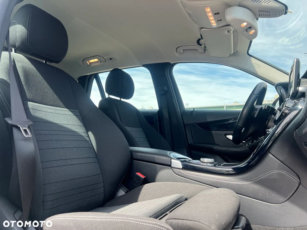 Mercedes-Benz GLC 250 4Matic 9G-TRONIC - 29