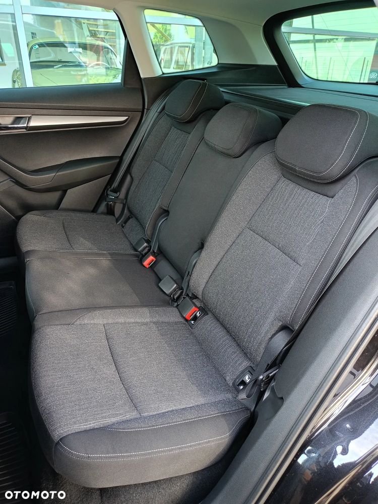 Skoda Karoq 1.5 TSI ACT 4x2 Style DSG - 25