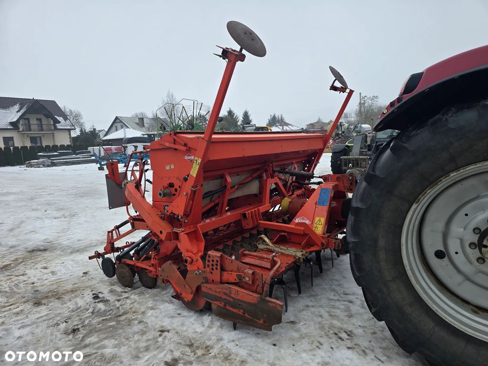 Kuhn Integra 3000 - 7