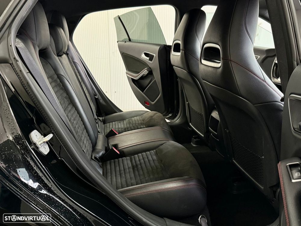 Mercedes-Benz CLA 180 7G-DCT AMG Line - 35