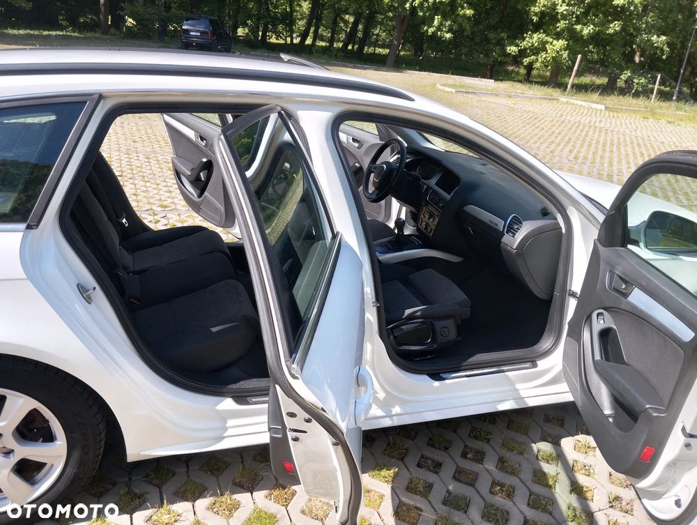 Audi A4 ver-avant-3-0-tdi-dpf-quattro-s-line-sportpaket-plus- - 24