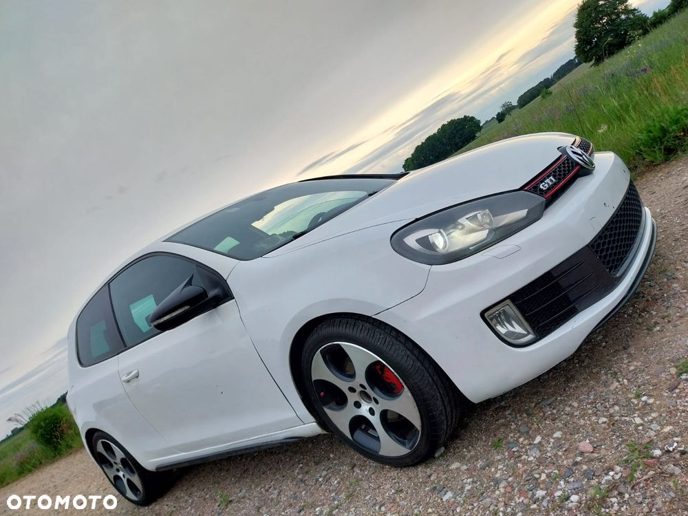 Volkswagen Golf 2.0 TSI GTI - 1