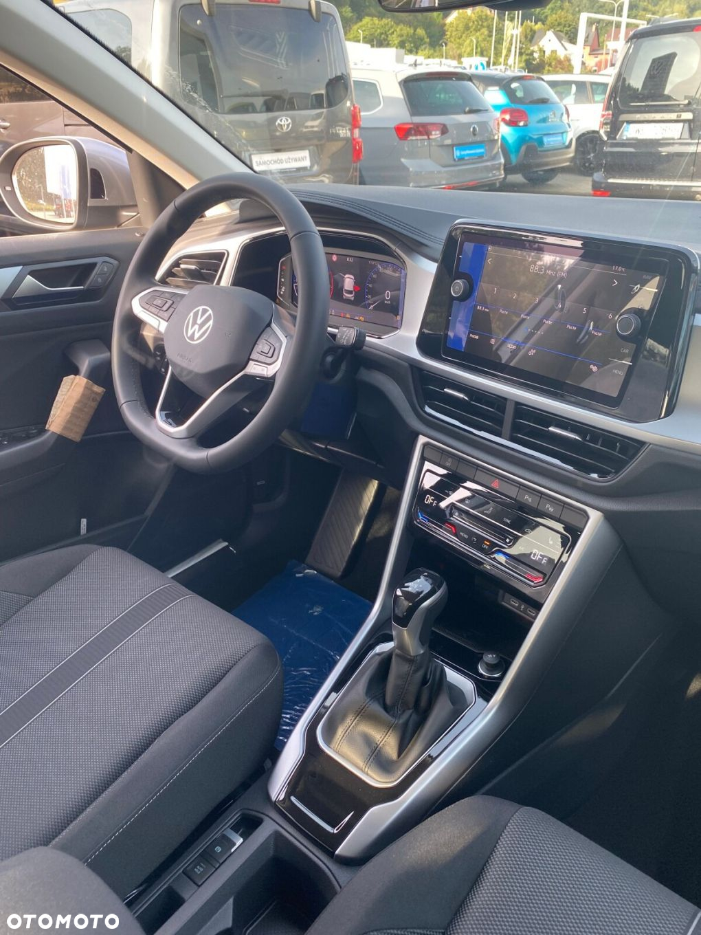 Volkswagen T-Roc - 8
