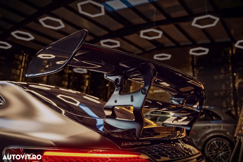 Mercedes-Benz AMG GT - 9