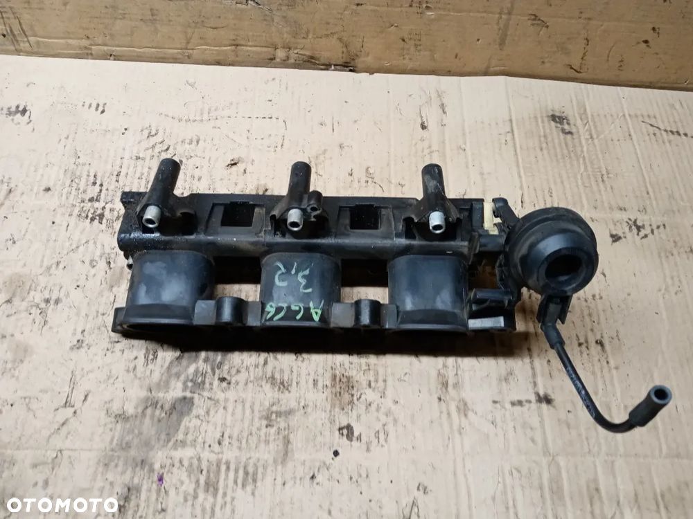 Kolektor ssący Audi A6 C6 3.2 FSI 06E133109C - 5