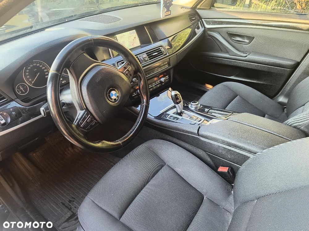 BMW Seria 5 518d - 12