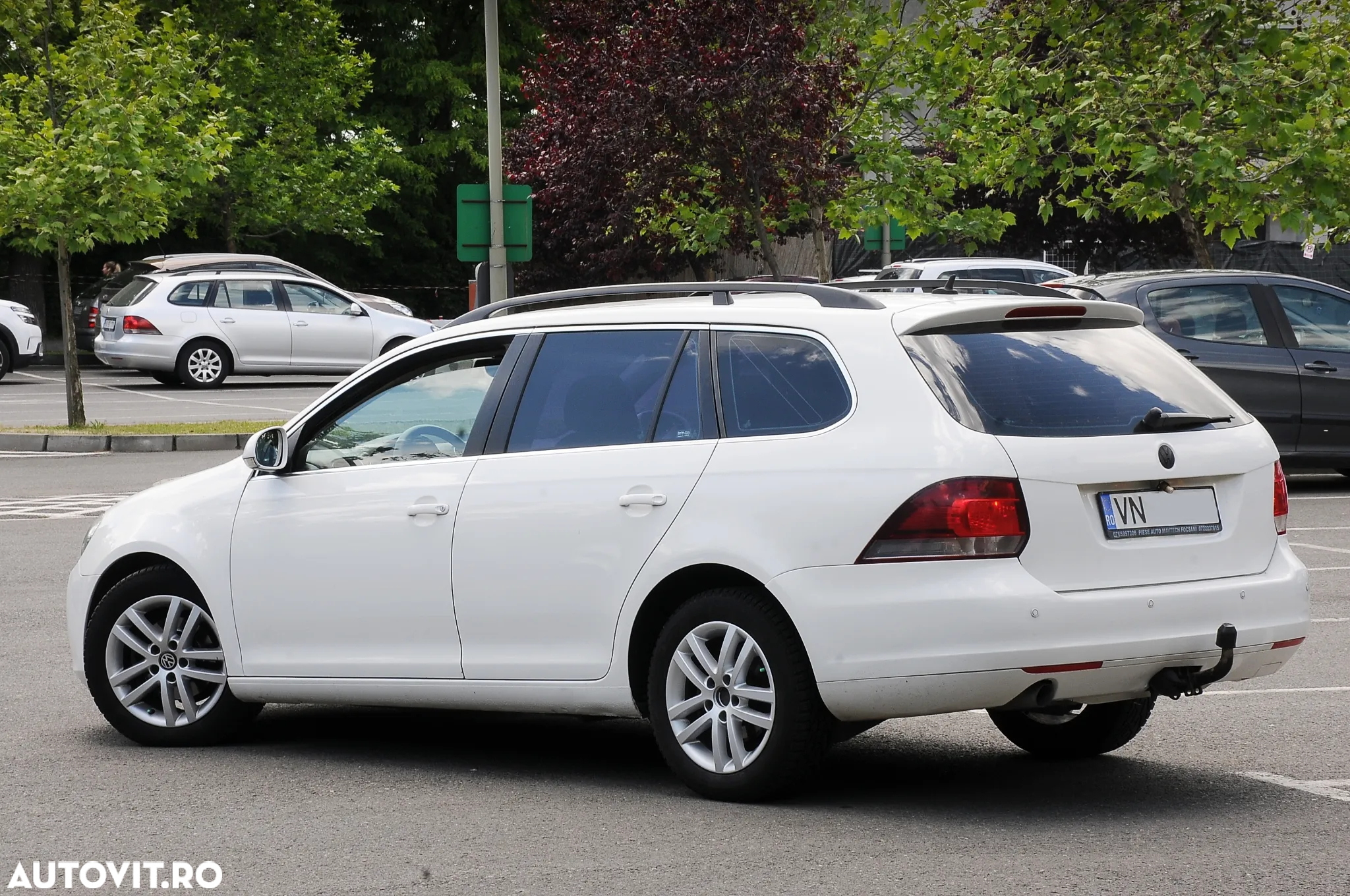 Volkswagen Golf 1.6 TDI DPF DSG Comfortline - 3
