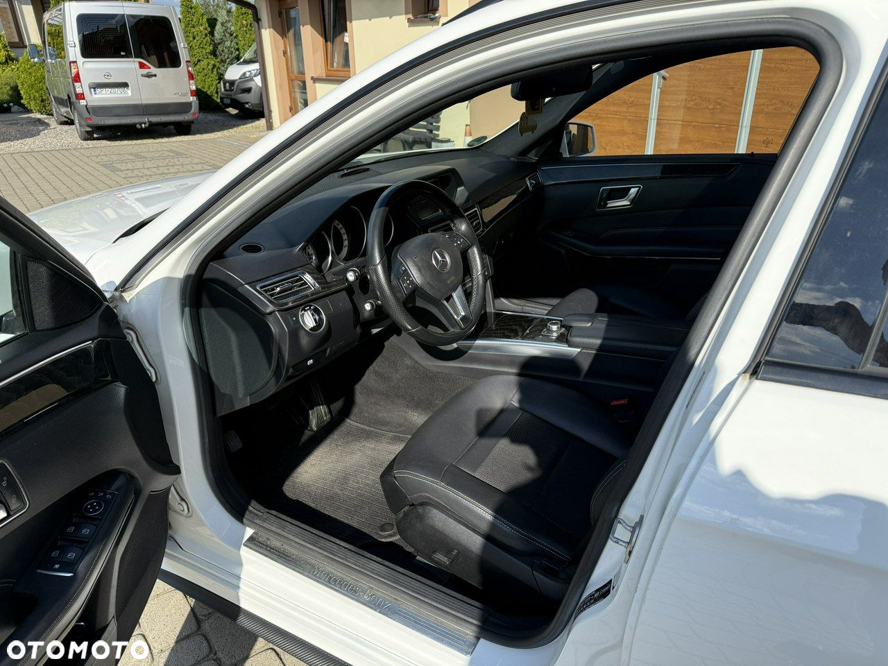 Mercedes-Benz Klasa E 220 T CDI 7G-TRONIC Avantgarde - 19