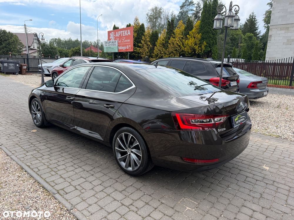 Skoda Superb 2.0 TDI L&K DSG - 40