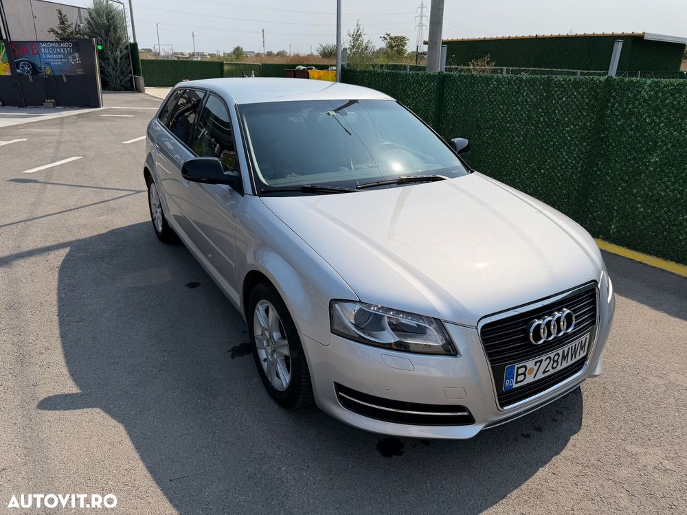 Audi A3 Sportback 1.6 TDI S-tronic Attraction - 2
