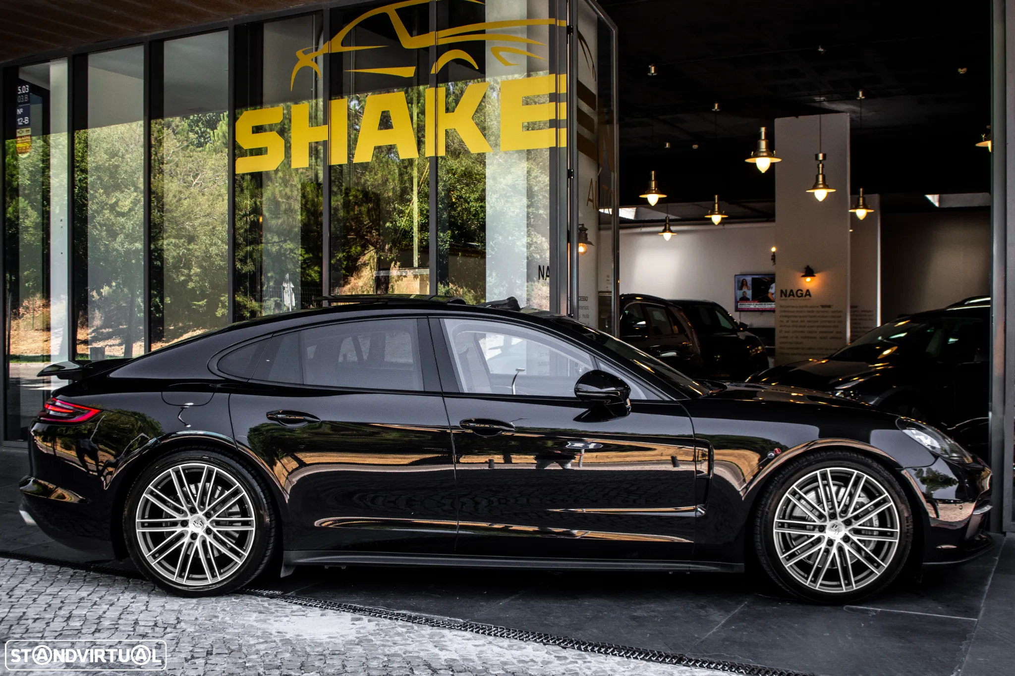 Porsche Panamera 4 E-Hybrid - 5