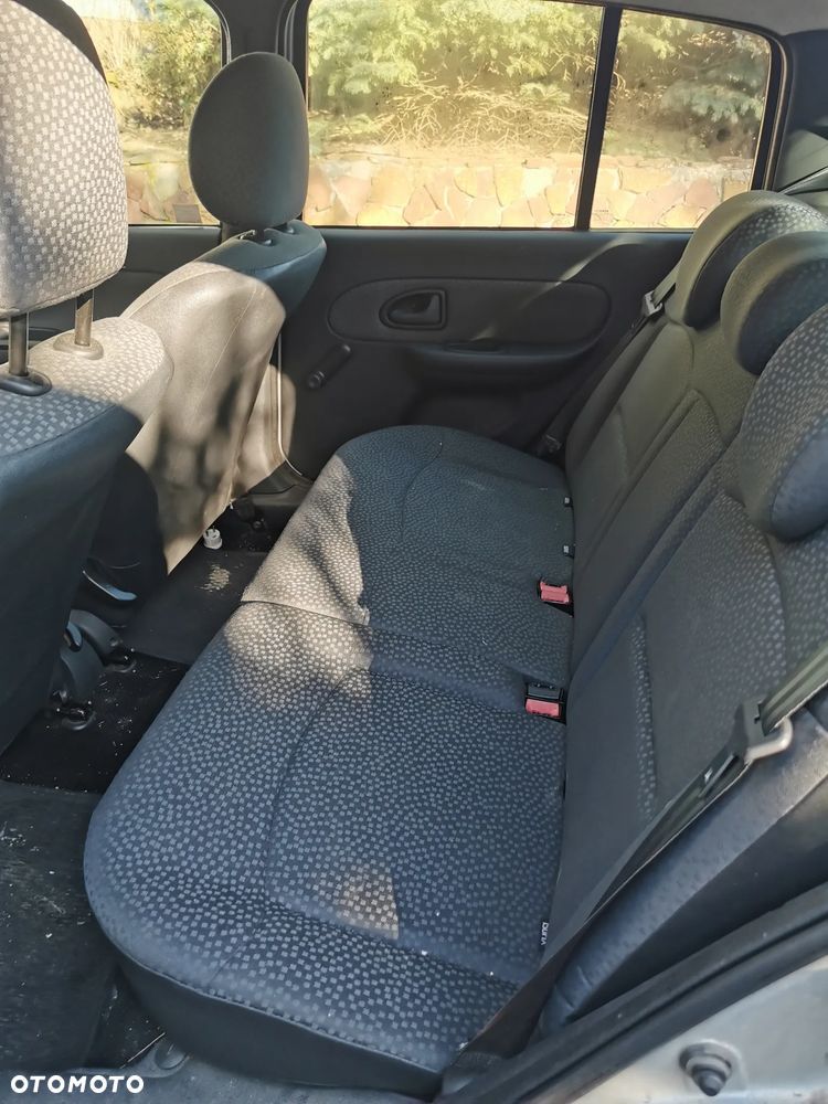 Renault Clio 1.2 Authentique - 6