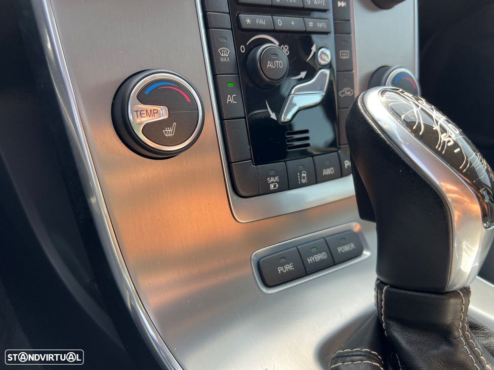 Volvo V60 D6 Plug-In-Hybrid AWD Geartronic Momentum - 18