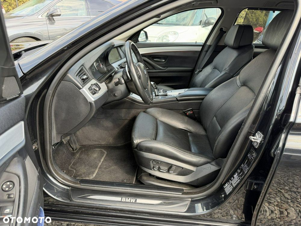 BMW Seria 5 530d xDrive Sport-Aut Luxury Line - 11
