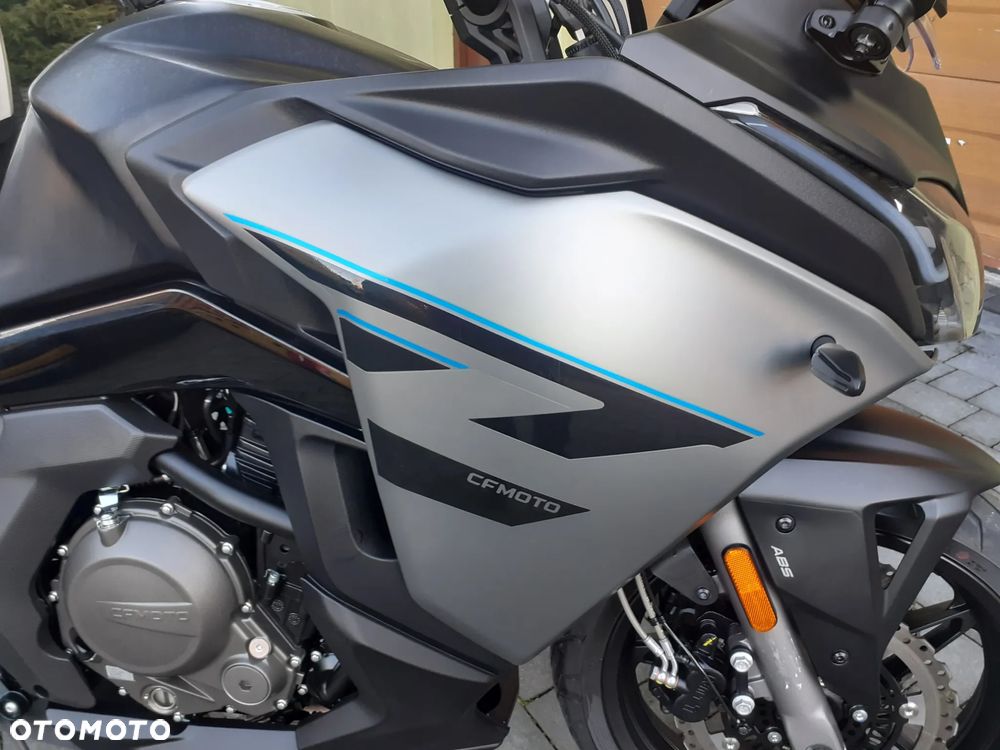 CFMoto 650 MT - 18