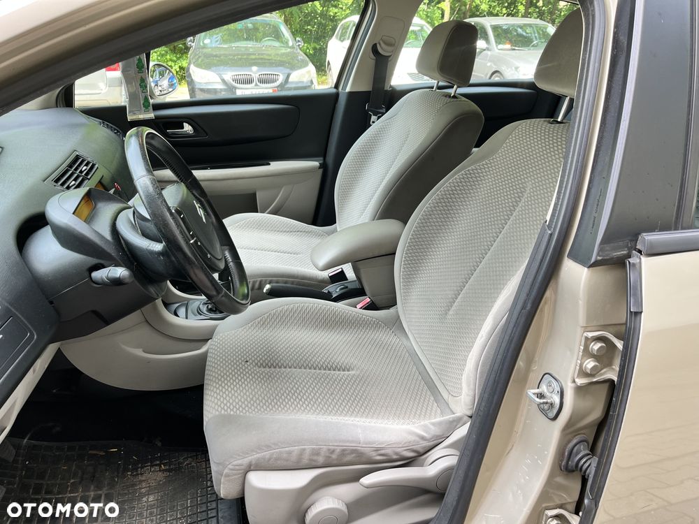 Citroën C4 1.6 16V Magic - 5