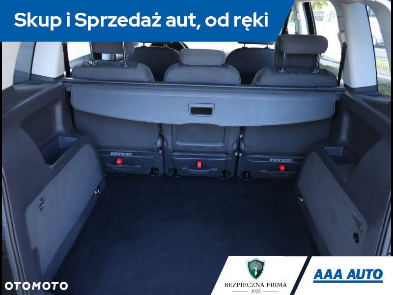 Volkswagen Touran - 14