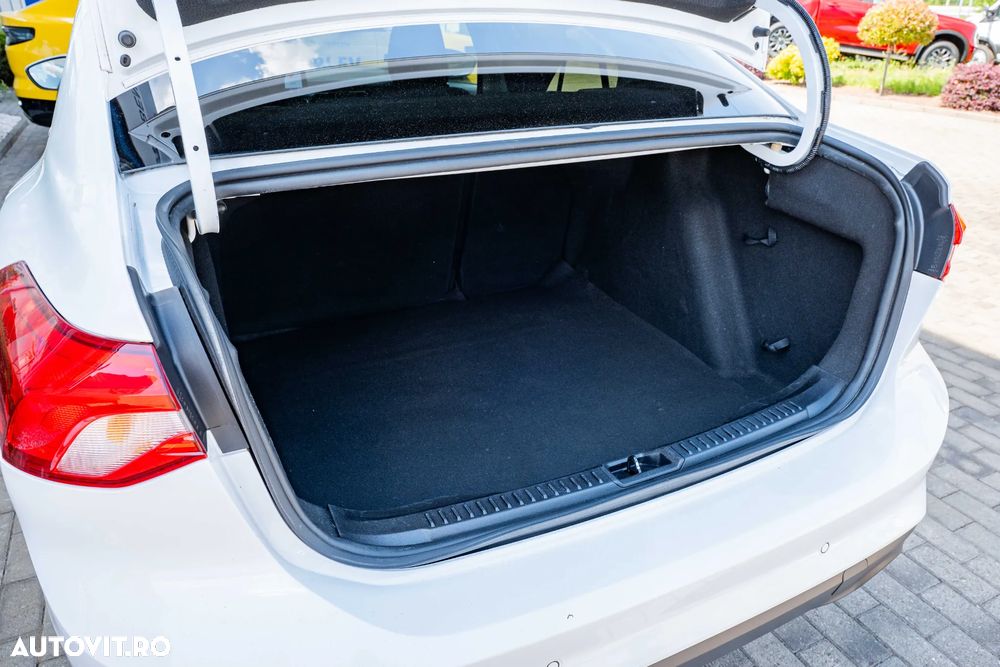 Ford Focus 1.0 EcoBoost Titanium Business - 9